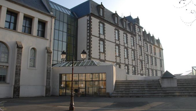 Collège MDH de Riom (1).jpg